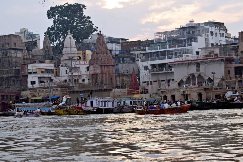 ganges, varanasi, india-7319480.jpg