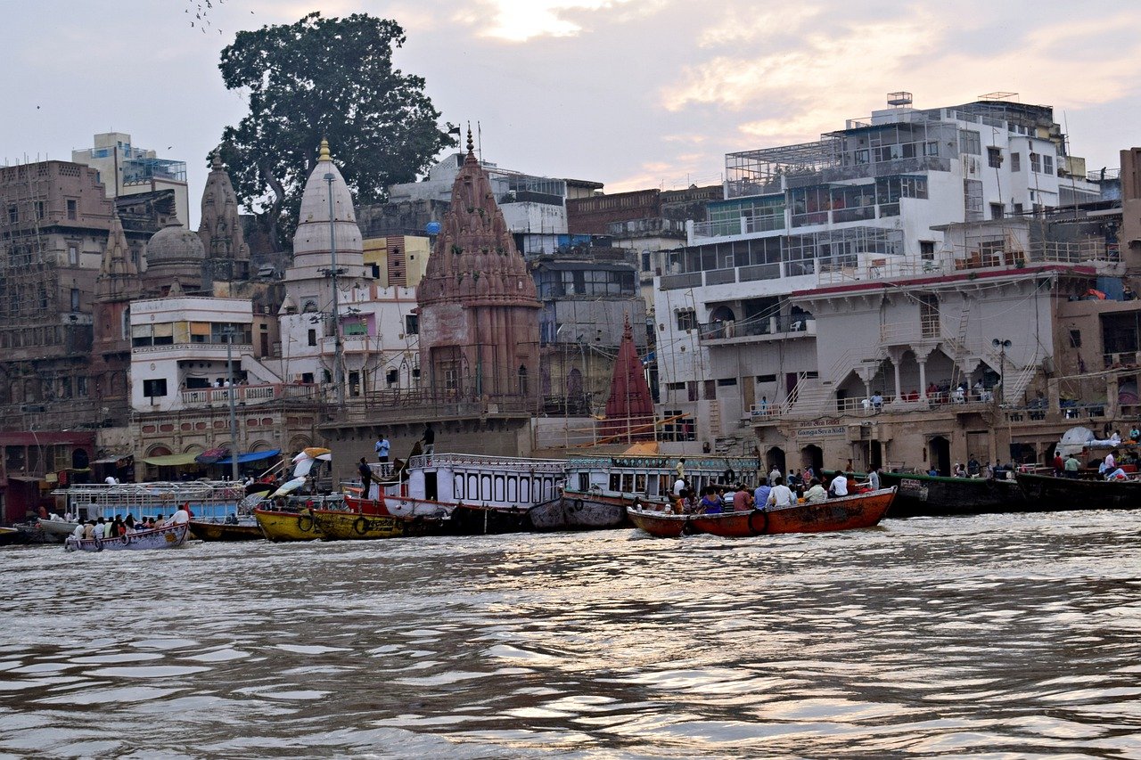 ganges, varanasi, india-7319480.jpg